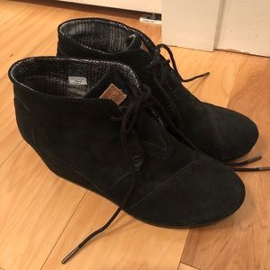 TOMS Desert wedge lace bootie